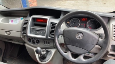 Vauxhall Vivaro van (EN13 SEO) - 14