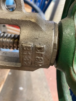 Pallet of 2 valves & 2 valve handles - 4