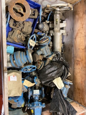 Assorted box of valves and other components as lotted