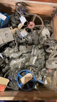 Box of various/miscellaneous valves and other components as lotted - 4