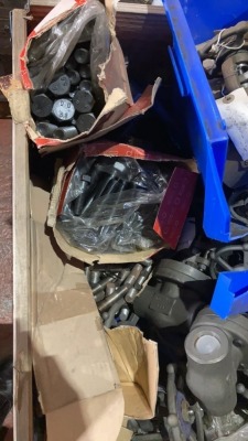 Box of various/miscellaneous valves and other components as lotted - 5