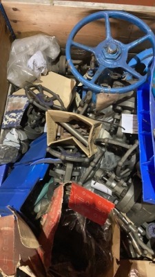Box of various/miscellaneous valves and other components as lotted - 8
