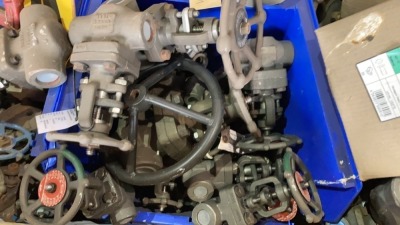 Box of various assorted valves as lotted - 3